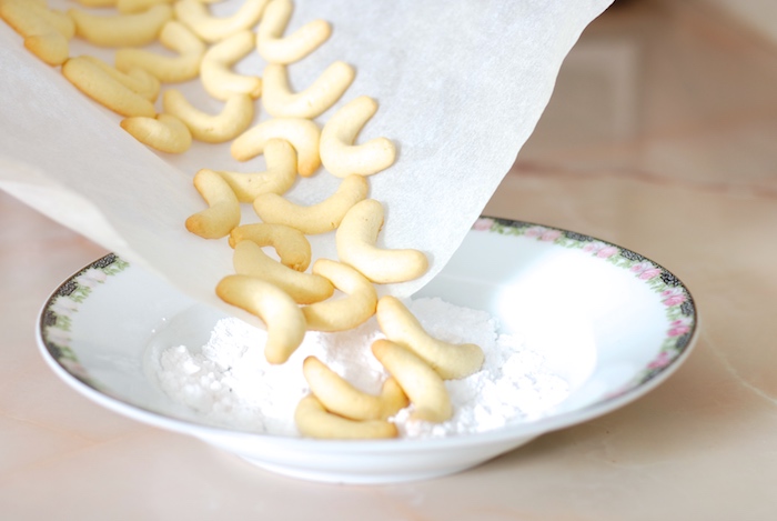 vanilkové rohlíčky obalování v cukru