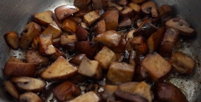 opečené houby do šťouchaných brambor