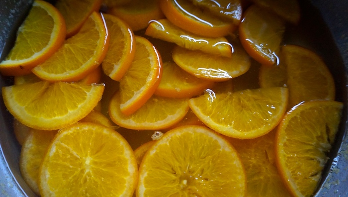 pomeranče v cukrovém sirupu