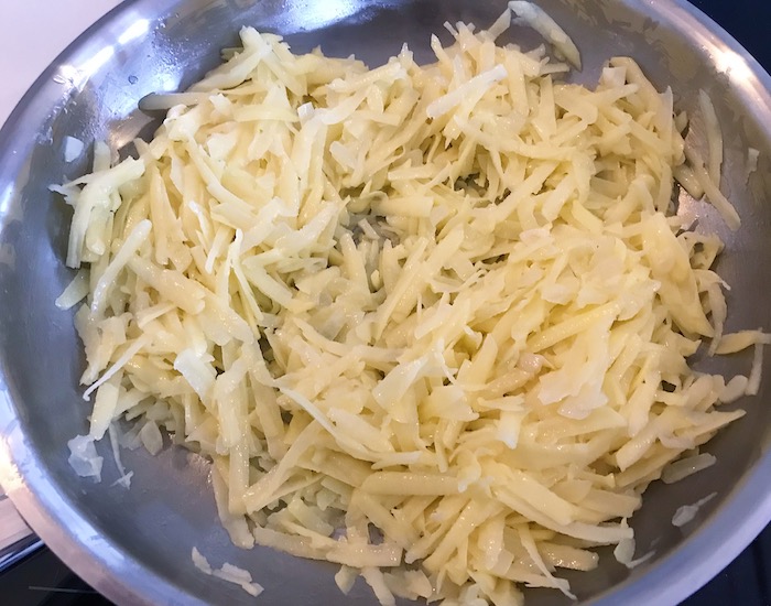 opečení nastrouhaných brambor